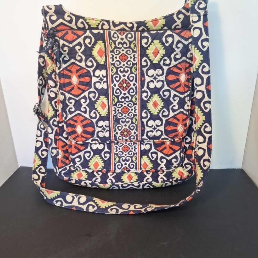 Vera Bradley Crossbody Purse " Sun Valley" Retired.
